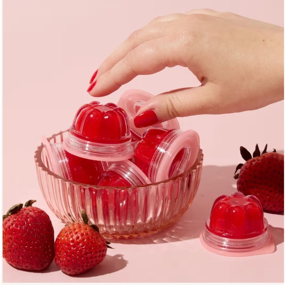 TONYMOLY Strawberry Jelly Lip Melt Hydrating Glossy Lip Balm Red MIA001